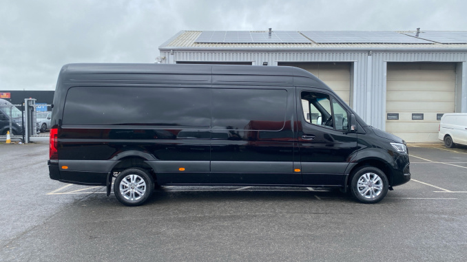 Mercedes-Benz Sprinter 317Cdi L3 Diesel Rwd 3.5t H2 Select Van 9G-Tronic - Image 8